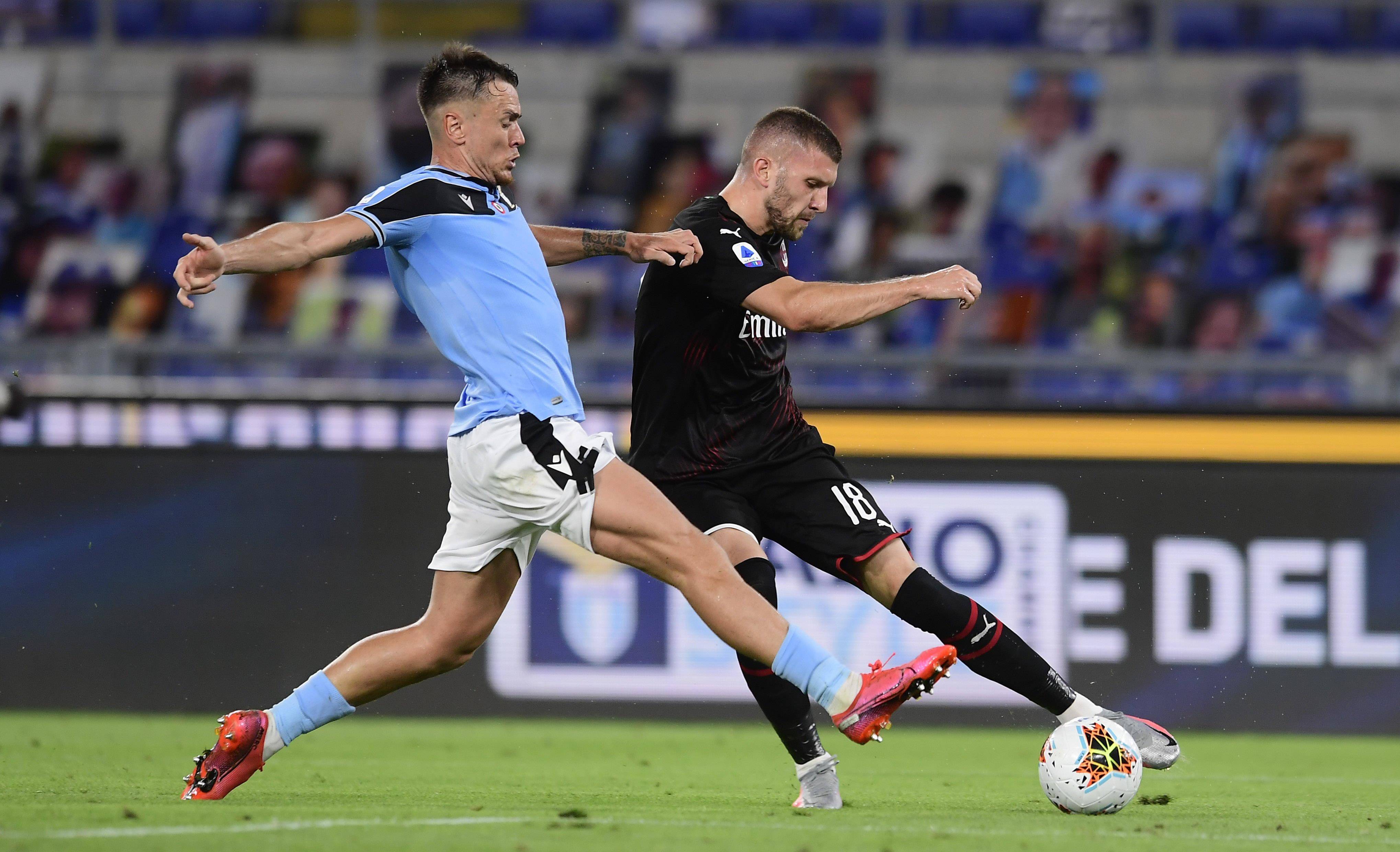 关于里程碑夜国际米兰绝杀压哨；意大利杯冲刺阶段刷纪录；压力陡增；赛程密集仍需轮换的信息